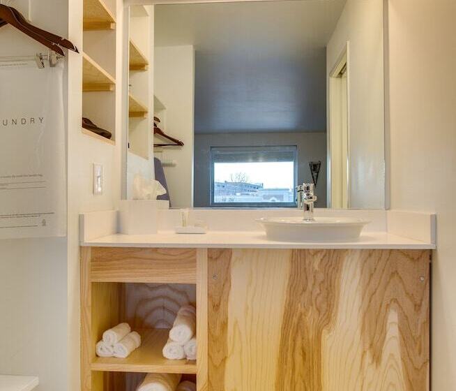 غرفة قياسية فردية, The Oxbow