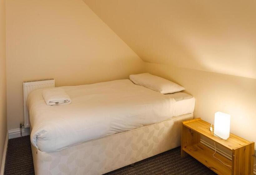 منزل غرفة نوم واحدة, Traquair Arms