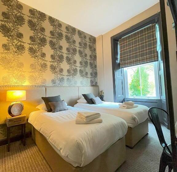 Номер Стандарт, Traquair Arms