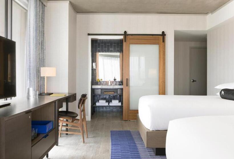 Premium room w/ mountain view, Kimpton Rowan Palm Springs Hotel, An Ihg