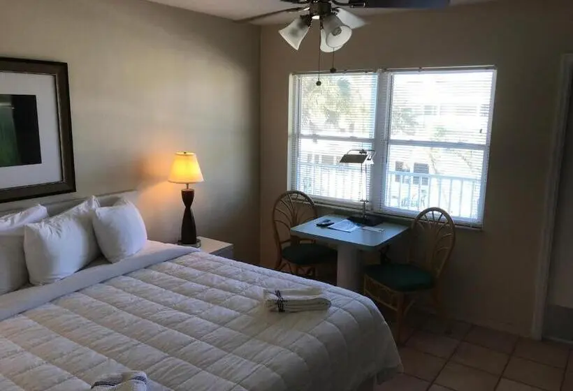 キングサイズベッドのスタンダードルーム, Miramar Beach Resort