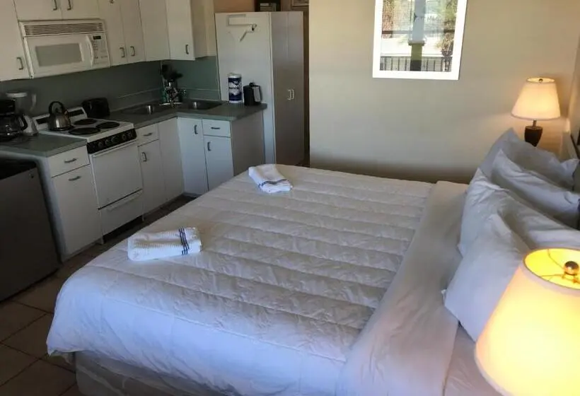 キングサイズベッドのスタンダードルーム, Miramar Beach Resort