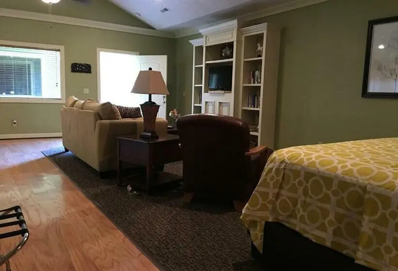 デラックススイート, Southern Comfort Suites