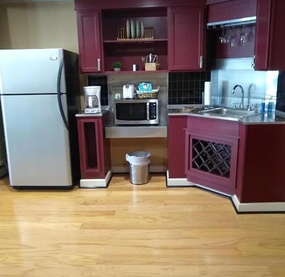 复式套房, Southern Comfort Suites