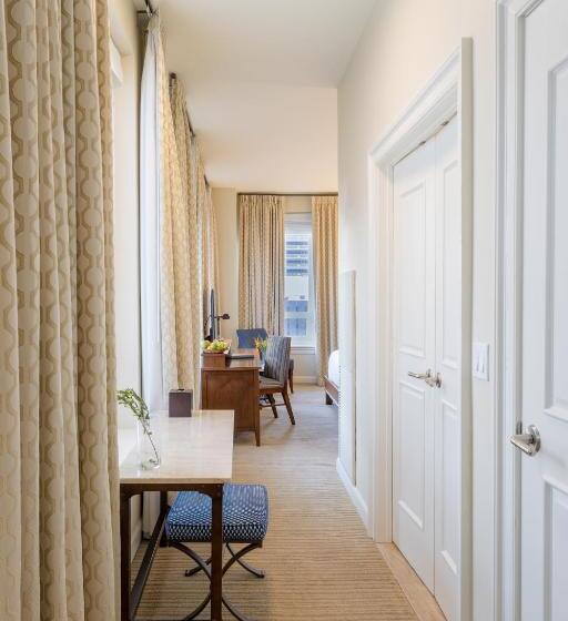 غرفة ديلوكس سرير كينج, Nopsi Hotel New Orleans