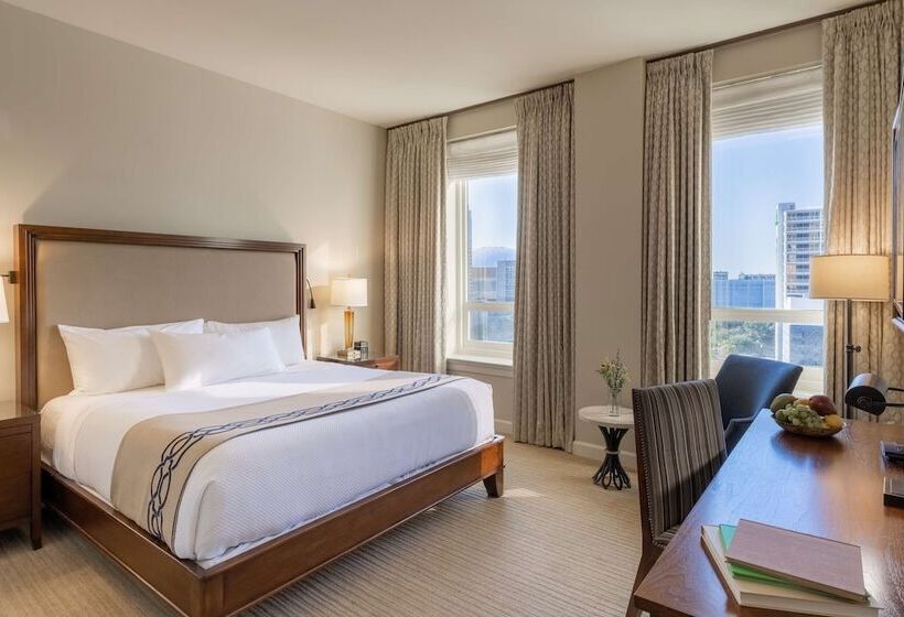 سوییت جونیور, Nopsi Hotel New Orleans