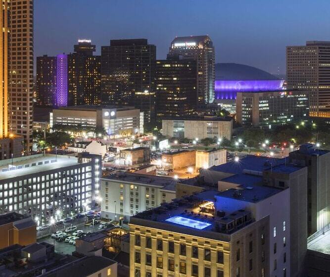 سوییت جونیور, Nopsi Hotel New Orleans