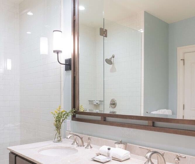 جناح جونيور, Nopsi Hotel New Orleans