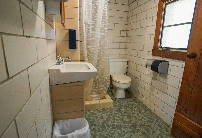 キャビン, Outrigger Resort