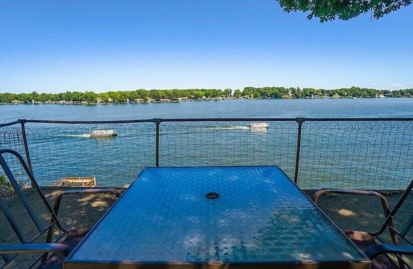 キャビン, Outrigger Resort