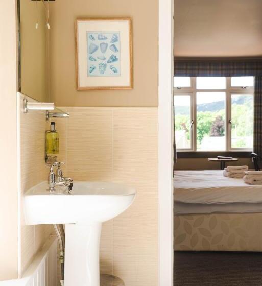 غرفة سوبيريور عائلية, Traquair Arms