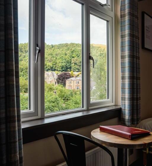 Семейный Номер Superior, Traquair Arms