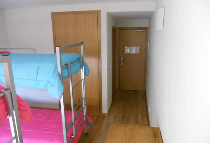 Vuode Makuusalissa, Azores Youth Hostels São Jorge
