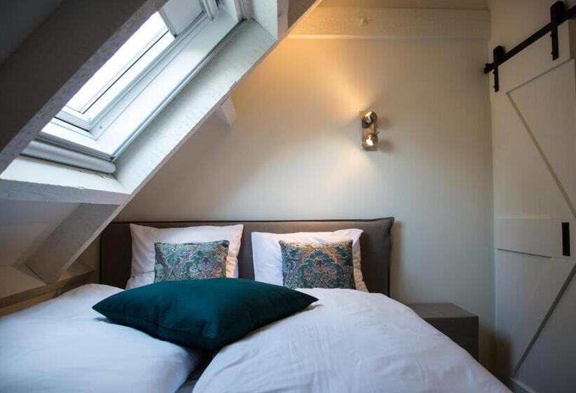 חדר דלוקס, De Verloren Sinjoor