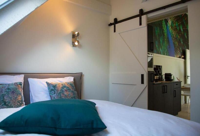 デラックスルーム, De Verloren Sinjoor