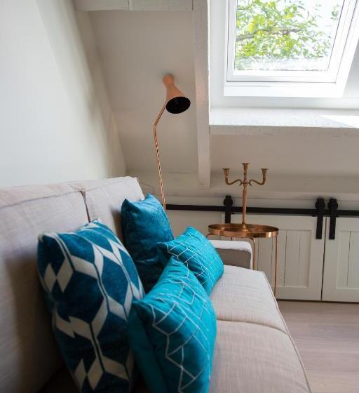 デラックスルーム, De Verloren Sinjoor