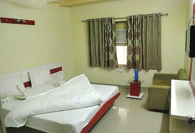 デラックスルーム, Ashapura Palace By Sky Stays