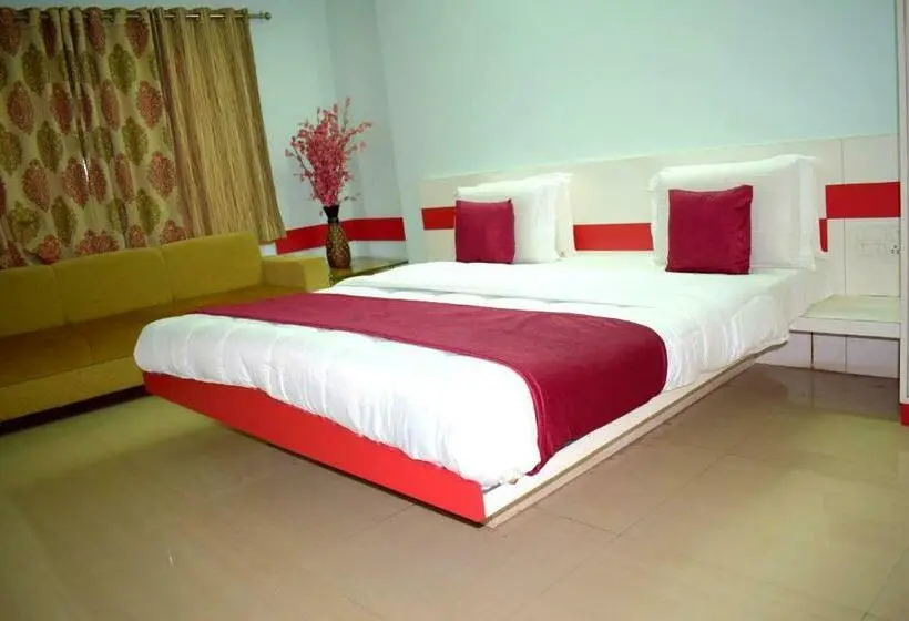 デラックスルーム, Ashapura Palace By Sky Stays