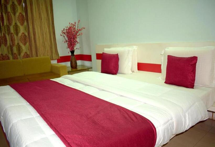 غرفة كومفورت ثلاثية, Ashapura Palace By Sky Stays