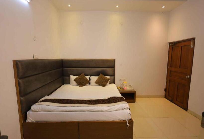 Chambre Deluxe, Ashoka International