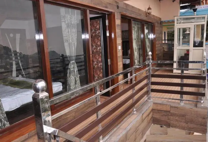 ファミリールーム, Ekam Lodge