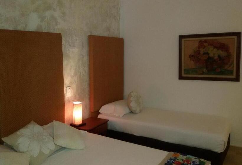 חדר סטנדרט לשלושה, El Tesoro