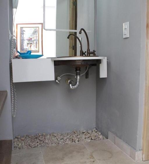 חדר משפחתי, El Tesoro