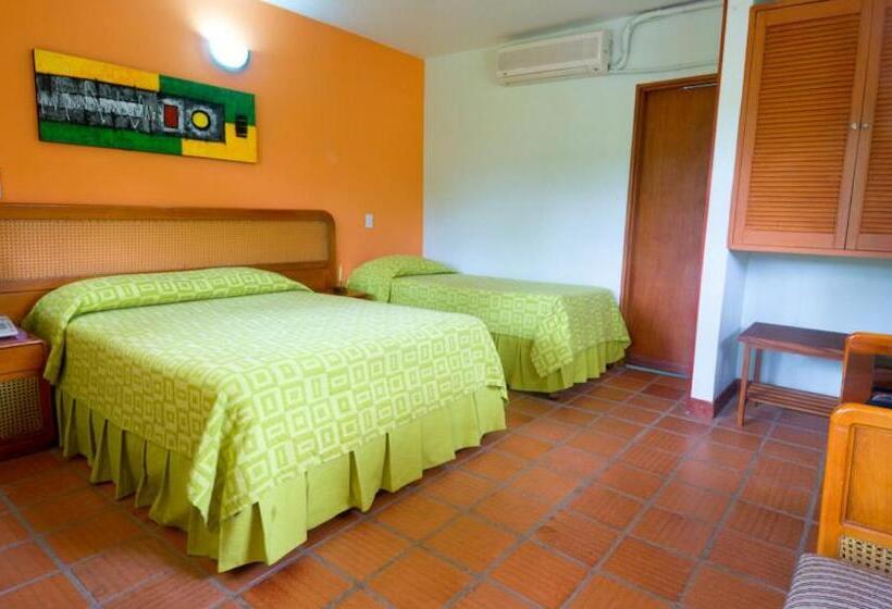 חדר סטנדרט לשלושה, Hosteria Guaracú