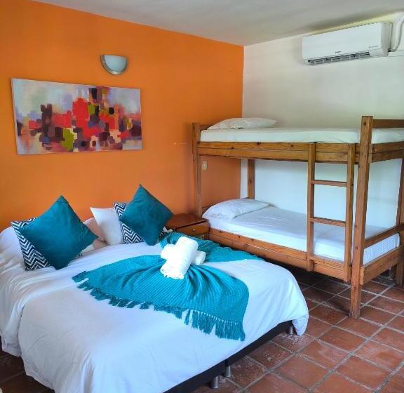 חדר סטנדרט לארבעה, Hosteria Guaracú