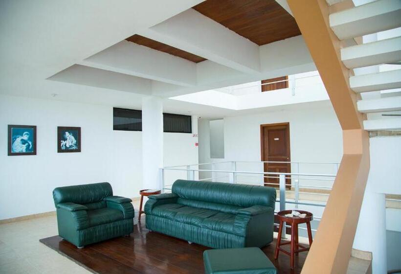 اتاق سوپریور خانوادگی, Rc Tonsupa