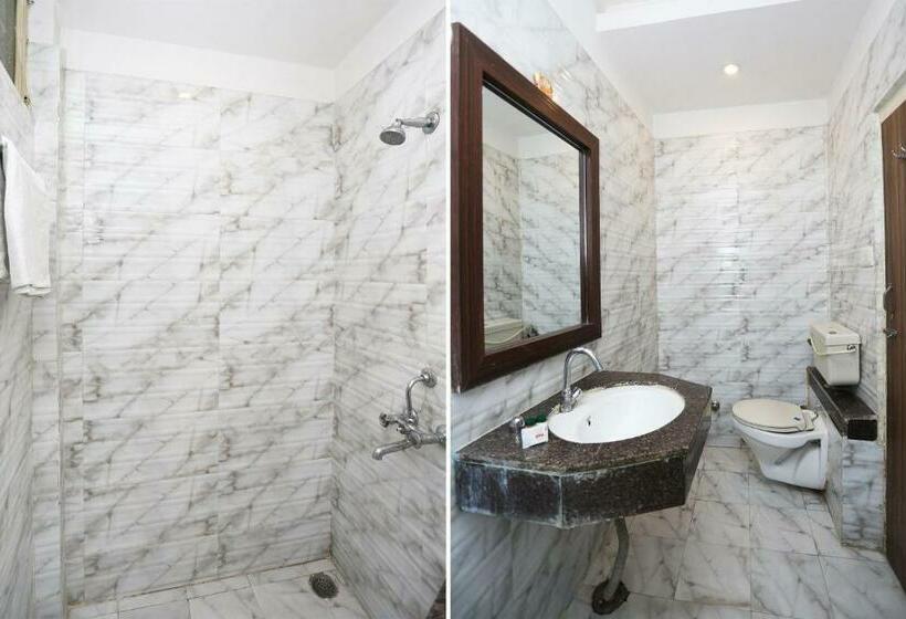 トリプルクラシックルーム, Treebo China Town