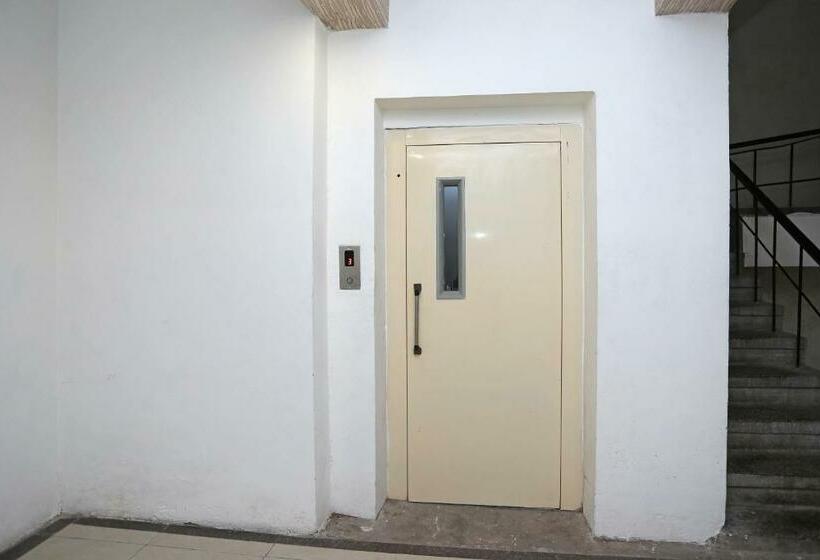 トリプルクラシックルーム, Treebo China Town