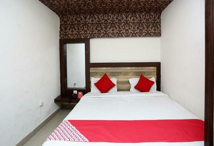 トリプルクラシックルーム, Treebo China Town