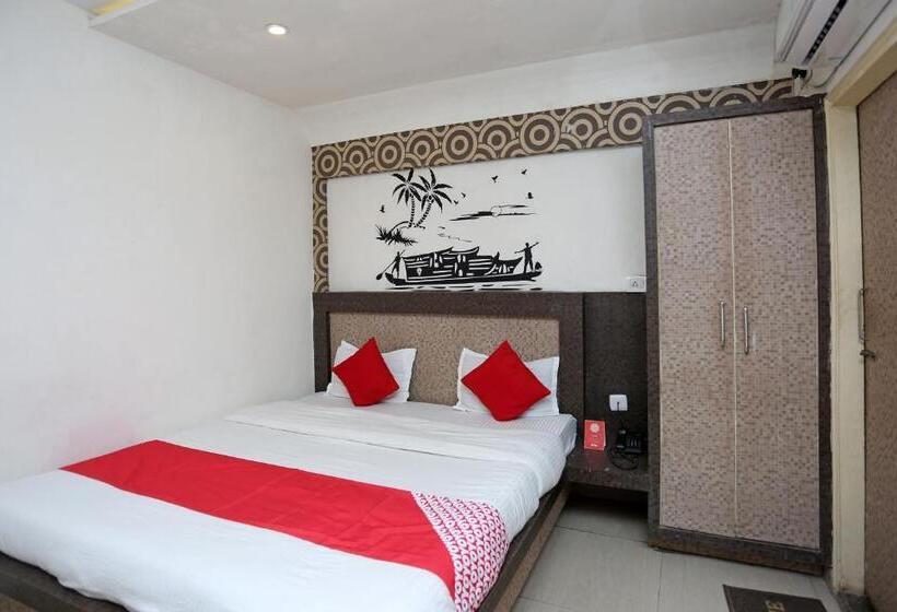 トリプルクラシックルーム, Treebo China Town