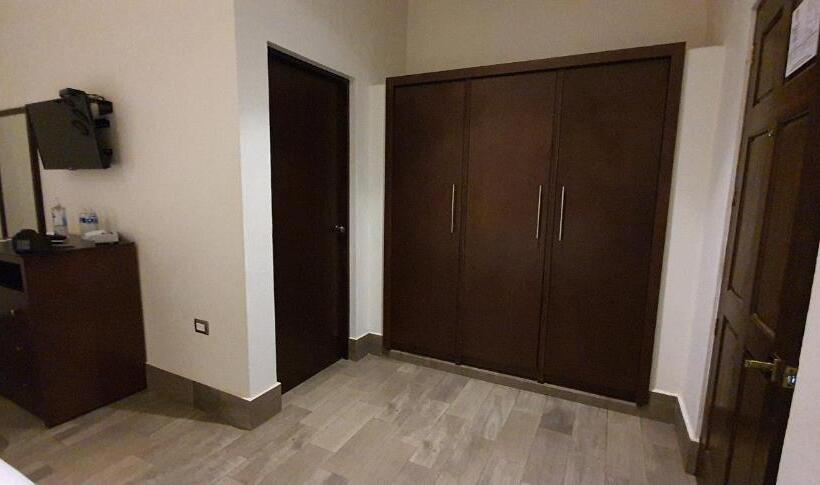 غرفه قياسيه سريرين مزدوجين, Punto Madero Hotel & Plaza