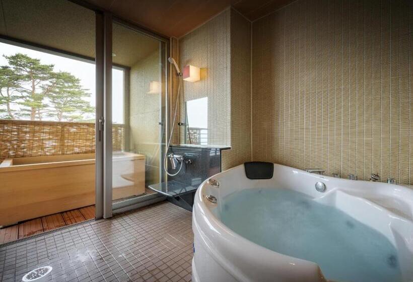 סוויטה נוף לים, Nagisatei Taroan