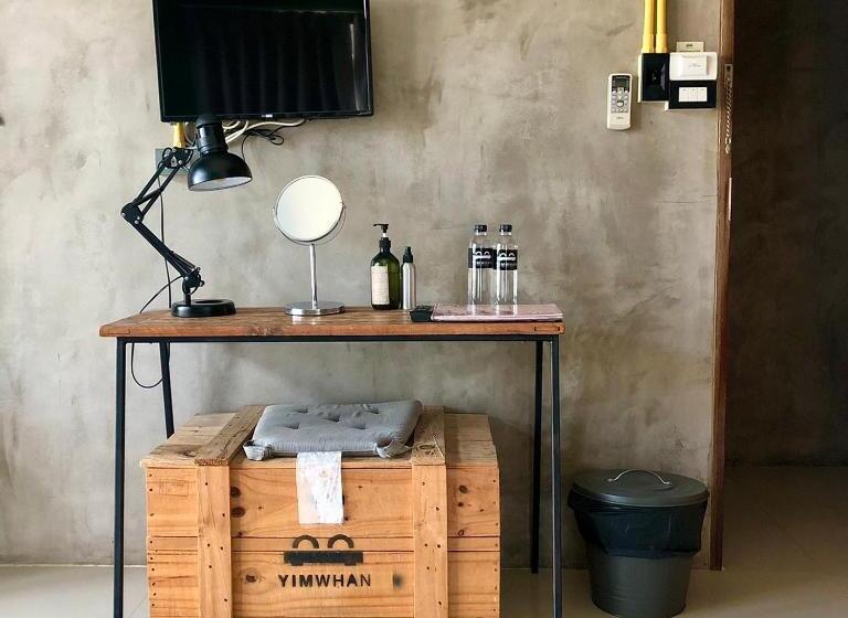 اتاق استاندارد با بالکن, Yimwhan Hostel & Cafe Ayutthaya