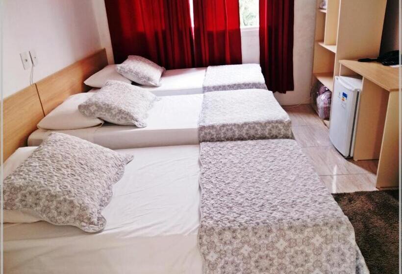 スタンダードトリプルルーム, Anjos Ltda