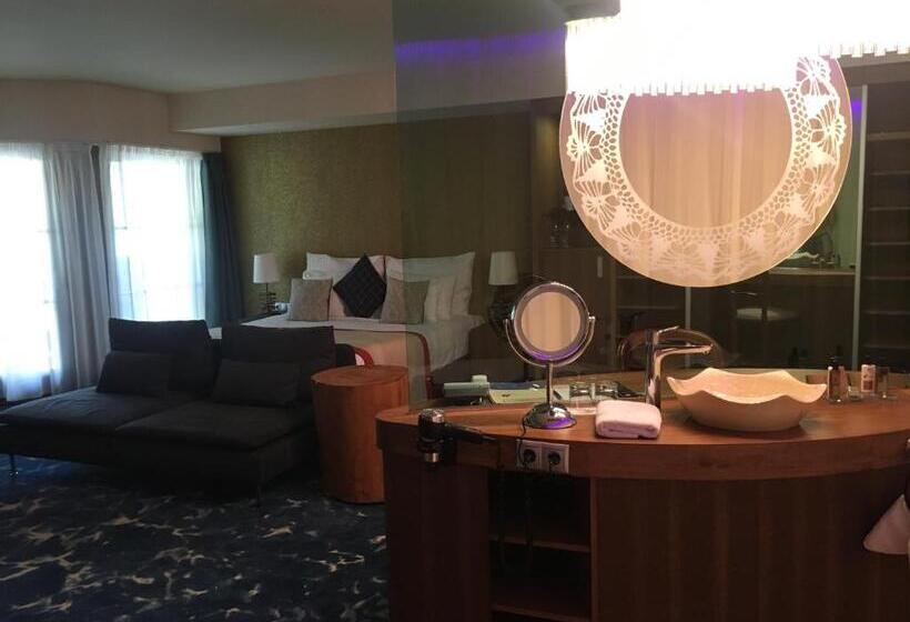 Люкс Повышенной Комфортности, Cascade Resort & Spa