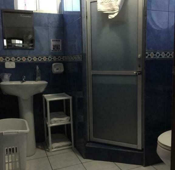 اتاق خانوادگی, Kemarios