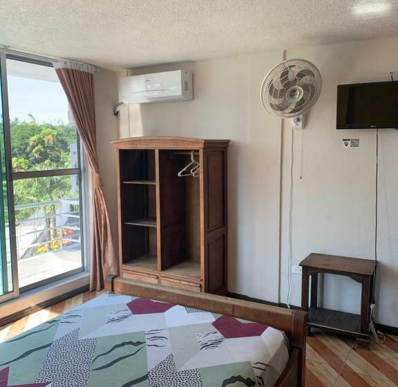 اتاق خانوادگی, Kemarios