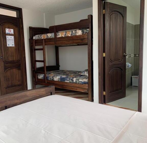 اتاق خانوادگی, Kemarios