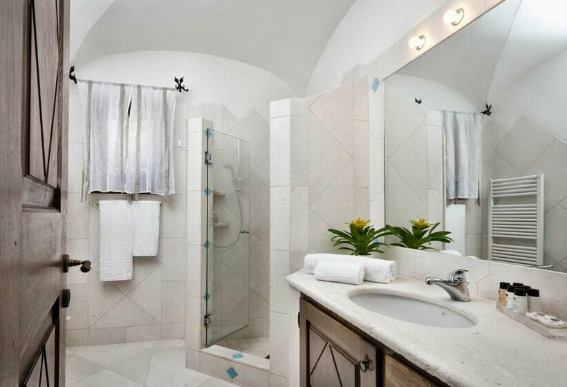 חדר דלוקס נוף לים, Relais Villa Carola