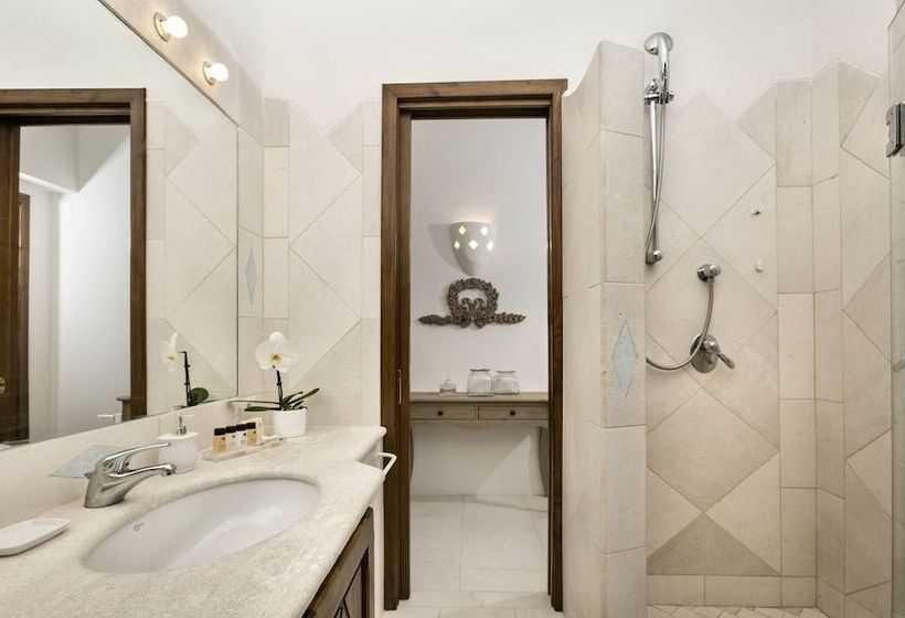 סוויטה אקזקיוטיב, Relais Villa Carola