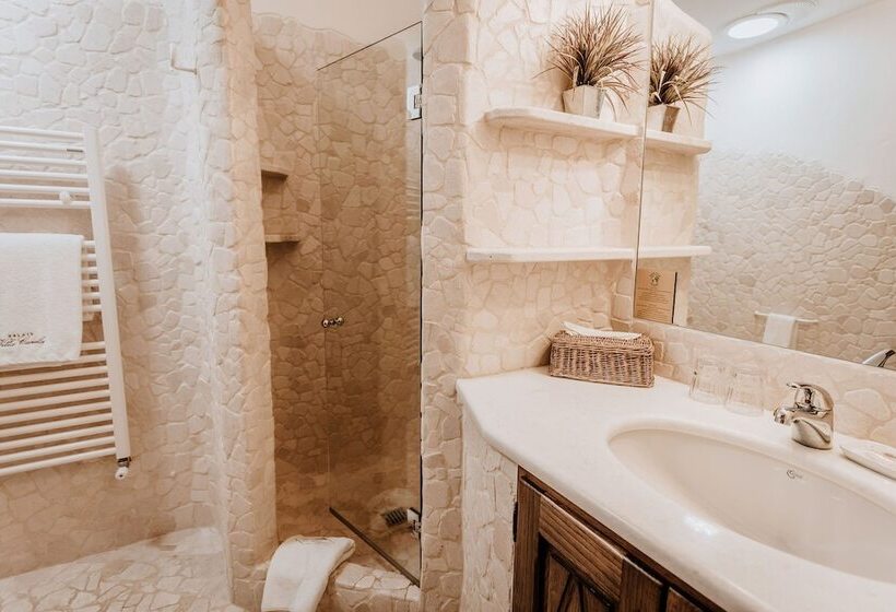 סוויטה דלוקס, Relais Villa Carola