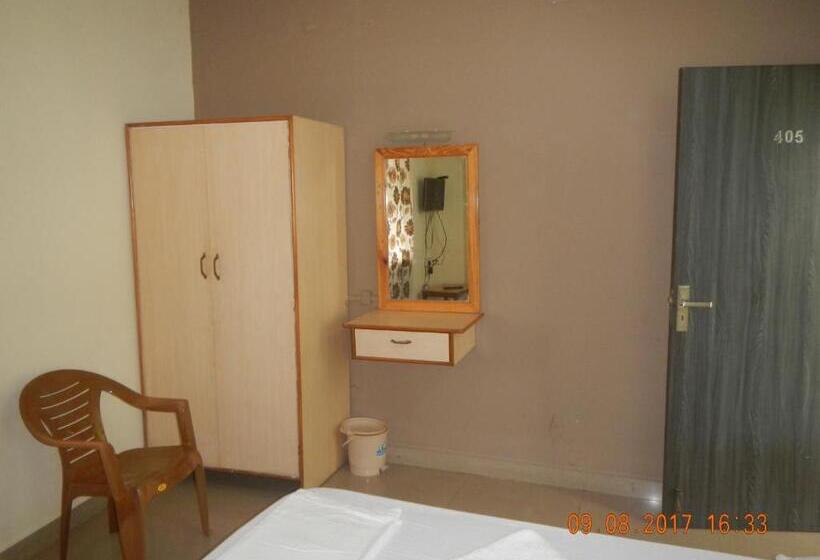 Estudi Deluxe, Rukmini