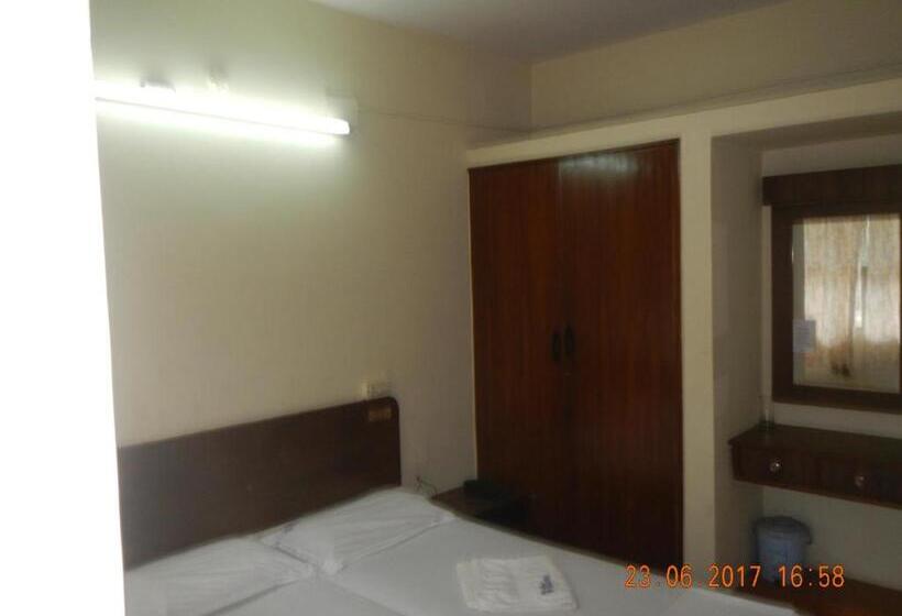 Habitació Economy, Rukmini