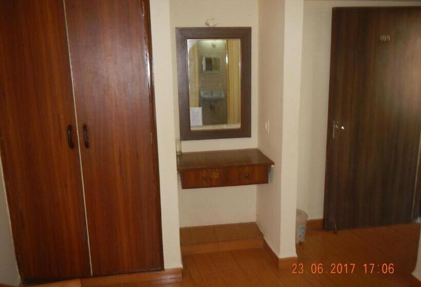 Estudio Estàndard, Rukmini