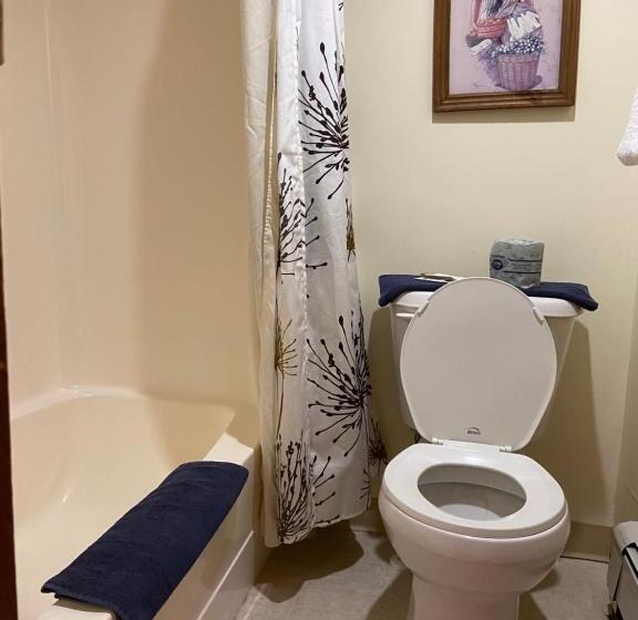 غرفة كلاسيكية رباعية, Ranchland Inn