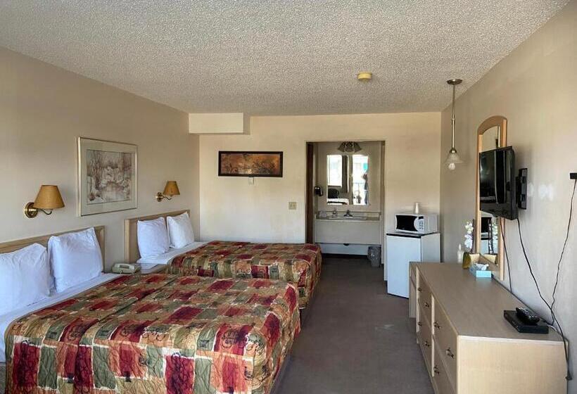 غرفة كلاسيكية رباعية, Ranchland Inn